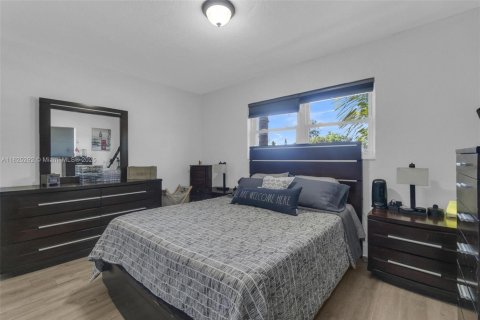 House in Miami Gardens, Florida 4 bedrooms, 130.25 sq.m. № 1792615 - photo 17