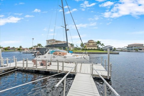 Villa ou maison à vendre à New Port Richey, Floride: 6 chambres, 577.67 m2 № 2394088 - photo 3