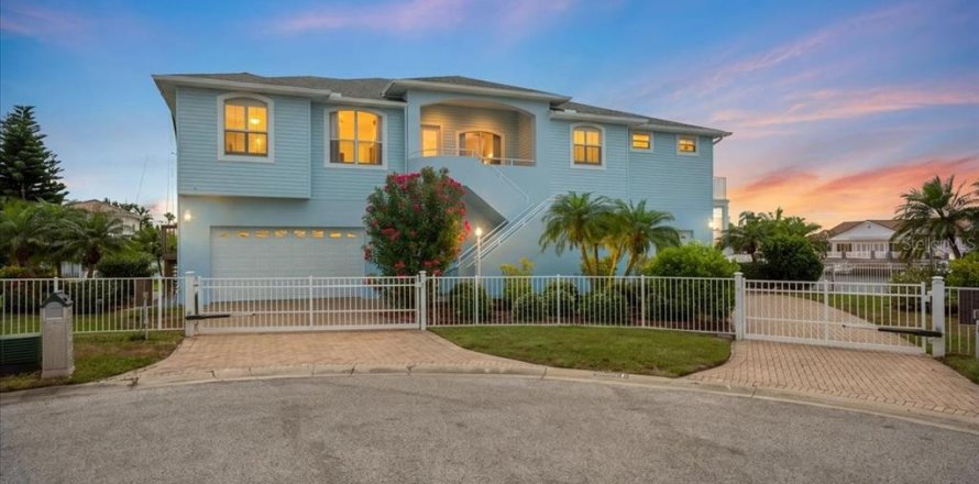 Villa ou maison à New Port Richey, Floride 6 chambres, 577.67 m2 № 2394088