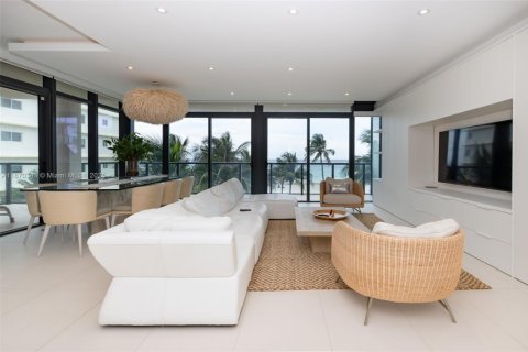 Снять в аренду кондоминиум в Холливуд, Флорида 3 спальни, 203.73м2, № 1895339 - фото 8