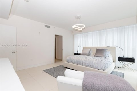 Снять в аренду кондоминиум в Холливуд, Флорида 3 спальни, 203.73м2, № 1895339 - фото 17