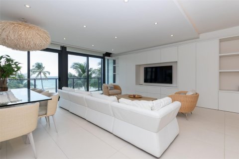 Снять в аренду кондоминиум в Холливуд, Флорида 3 спальни, 203.73м2, № 1895339 - фото 9