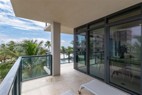 Снять в аренду кондоминиум в Холливуд, Флорида 3 спальни, 203.73м2, № 1895339 - фото 14