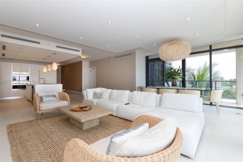 Снять в аренду кондоминиум в Холливуд, Флорида 3 спальни, 203.73м2, № 1895339 - фото 10