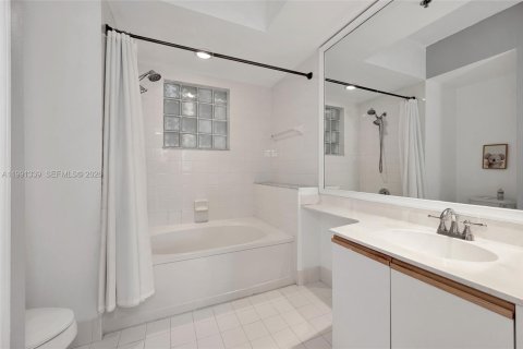 Condominio en venta en Aventura, Florida, 2 dormitorios, 100.06 m2 № 2052590 - foto 21