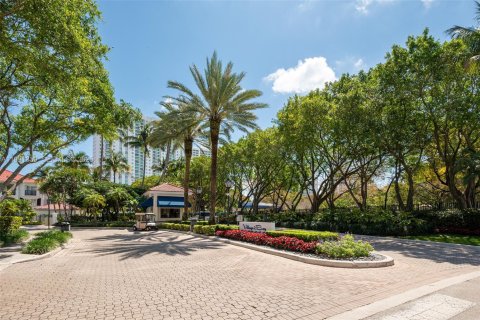 Condominio en venta en Aventura, Florida, 2 dormitorios, 100.06 m2 № 2052590 - foto 2