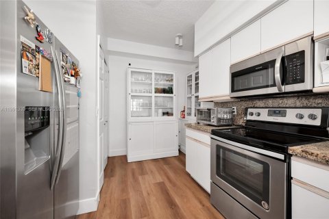 Condominio en venta en Aventura, Florida, 2 dormitorios, 100.06 m2 № 2052590 - foto 11