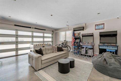 Villa ou maison à vendre à Miami, Floride: 5 chambres, 375.23 m2 № 2084809 - photo 27