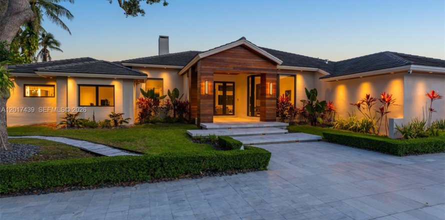Villa ou maison à Miami, Floride 5 chambres, 375.23 m2 № 2084809