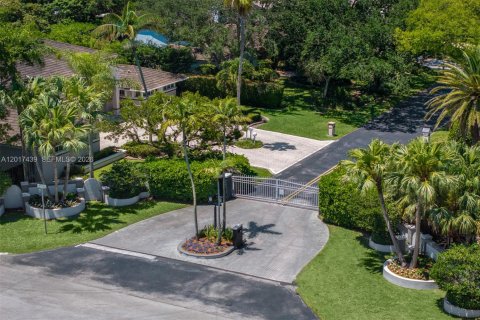 Villa ou maison à vendre à Miami, Floride: 5 chambres, 375.23 m2 № 2084809 - photo 30