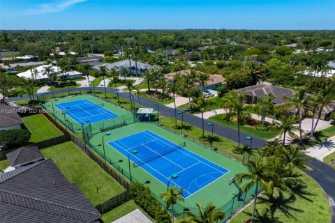 Villa ou maison à vendre à Miami, Floride: 5 chambres, 375.23 m2 № 2084809 - photo 29