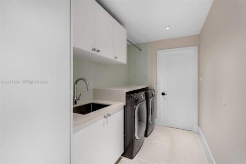Villa ou maison à vendre à Miami, Floride: 5 chambres, 375.23 m2 № 2084809 - photo 26