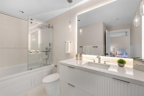 Villa ou maison à vendre à Miami, Floride: 5 chambres, 375.23 m2 № 2084809 - photo 23