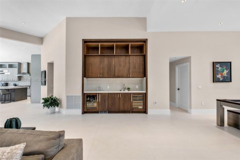 Villa ou maison à vendre à Miami, Floride: 5 chambres, 375.23 m2 № 2084809 - photo 11