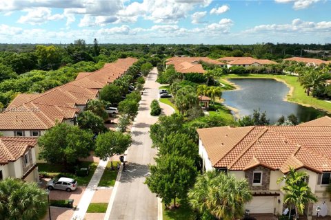 House in Coconut Creek, Florida 3 bedrooms, 136.19 sq.m. № 1779631 - photo 4