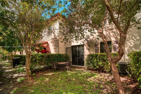 House in Coconut Creek, Florida 3 bedrooms, 136.19 sq.m. № 1779631 - photo 7