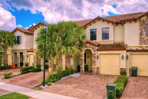 House in Coconut Creek, Florida 3 bedrooms, 136.19 sq.m. № 1779631 - photo 5