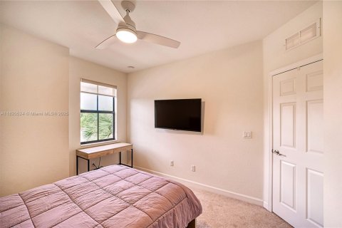 House in Coconut Creek, Florida 3 bedrooms, 136.19 sq.m. № 1779631 - photo 17