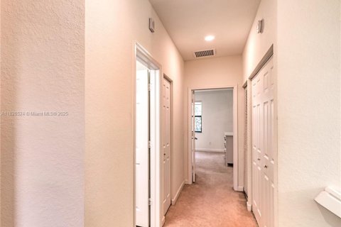 House in Coconut Creek, Florida 3 bedrooms, 136.19 sq.m. № 1779631 - photo 18