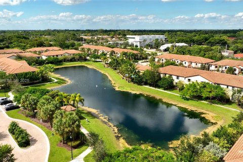 House in Coconut Creek, Florida 3 bedrooms, 136.19 sq.m. № 1779631 - photo 2