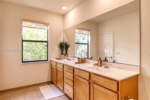 House in Coconut Creek, Florida 3 bedrooms, 136.19 sq.m. № 1779631 - photo 25