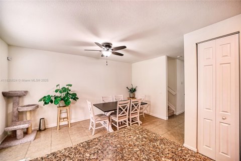 House in Coconut Creek, Florida 3 bedrooms, 136.19 sq.m. № 1779631 - photo 14