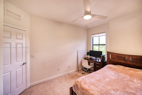 House in Coconut Creek, Florida 3 bedrooms, 136.19 sq.m. № 1779631 - photo 20