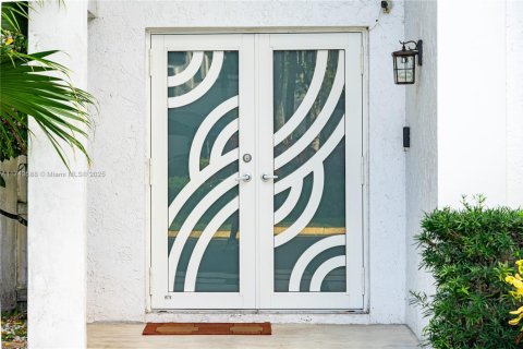 Villa ou maison à vendre à Miami, Floride: 3 chambres, 172.24 m2 № 1960004 - photo 22