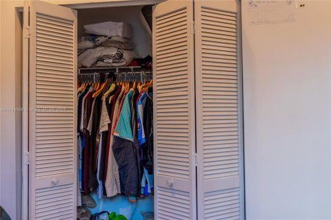 Villa ou maison à vendre à Miami, Floride: 3 chambres, 172.24 m2 № 1960004 - photo 2