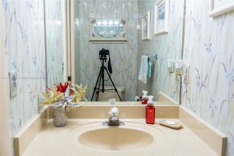 Villa ou maison à vendre à Miami, Floride: 3 chambres, 172.24 m2 № 1960004 - photo 12