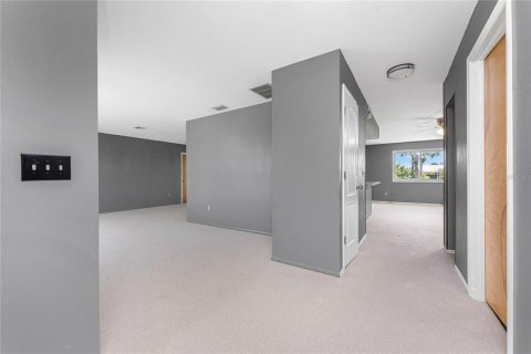House in Punta Gorda, Florida 3 bedrooms, 175.03 sq.m. № 1912023 - photo 30