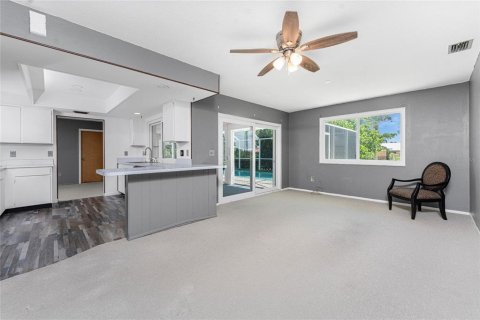 House in Punta Gorda, Florida 3 bedrooms, 175.03 sq.m. № 1912023 - photo 15