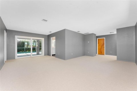 House in Punta Gorda, Florida 3 bedrooms, 175.03 sq.m. № 1912023 - photo 9