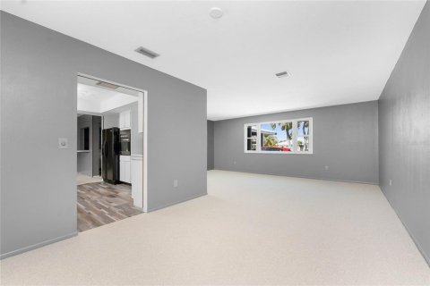 House in Punta Gorda, Florida 3 bedrooms, 175.03 sq.m. № 1912023 - photo 8