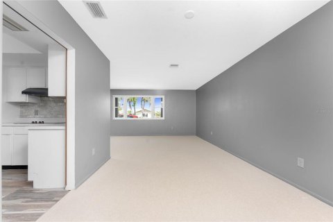 House in Punta Gorda, Florida 3 bedrooms, 175.03 sq.m. № 1912023 - photo 11