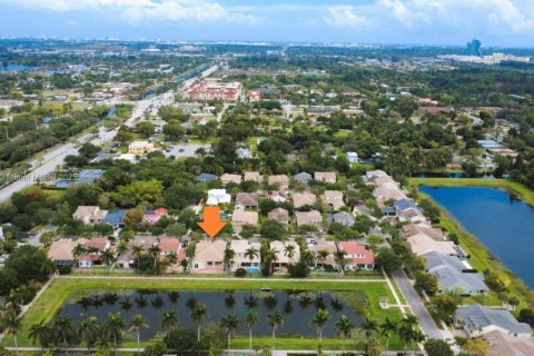 House in Davie, Florida 4 bedrooms, 256.6 sq.m. № 1696798 - photo 4