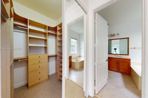 House in Davie, Florida 4 bedrooms, 256.6 sq.m. № 1696798 - photo 20