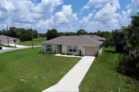 Villa ou maison à vendre à Kissimmee, Floride: 2 chambres, 98.57 m2 № 2222217 - photo 3