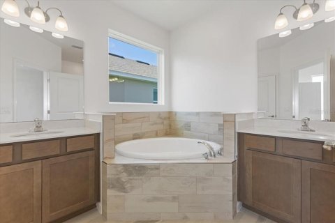 House in Mount Dora, Florida 3 bedrooms, 182.65 sq.m. № 1278709 - photo 14