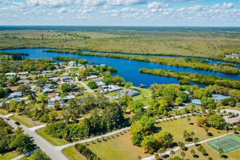 House in Sebastian, Florida 4 bedrooms, 205.87 sq.m. № 2086523 - photo 17