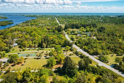 House in Sebastian, Florida 4 bedrooms, 205.87 sq.m. № 2086523 - photo 16