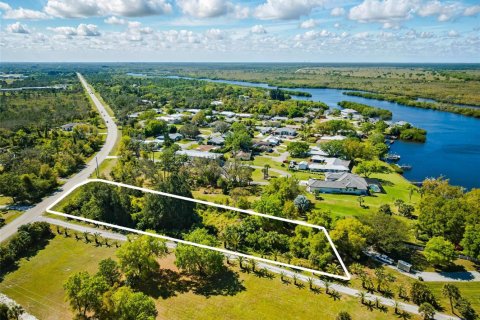 House in Sebastian, Florida 4 bedrooms, 205.87 sq.m. № 2086523 - photo 13