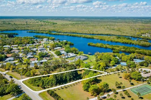 House in Sebastian, Florida 4 bedrooms, 205.87 sq.m. № 2086523 - photo 3