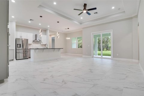House in Sebastian, Florida 4 bedrooms, 205.87 sq.m. № 2086523 - photo 11