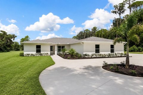 Casa en Umatilla, Florida 4 dormitorios, 208.19 m2 № 2226388