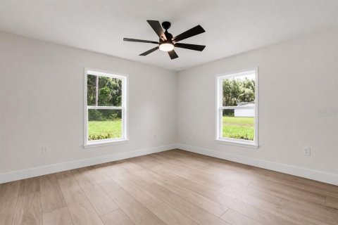 House in Umatilla, Florida 4 bedrooms, 208.19 sq.m. № 2226388 - photo 20