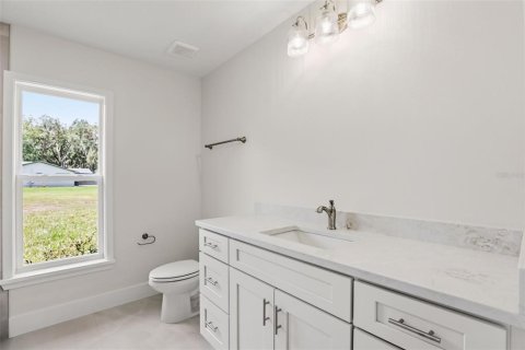 House in Umatilla, Florida 4 bedrooms, 208.19 sq.m. № 2226388 - photo 23