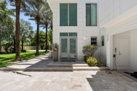 House in Miami, Florida 6 bedrooms, 455.04 sq.m. № 2169527 - photo 7