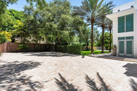 House in Miami, Florida 6 bedrooms, 455.04 sq.m. № 2169527 - photo 8