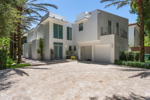 House in Miami, Florida 6 bedrooms, 455.04 sq.m. № 2169527 - photo 6